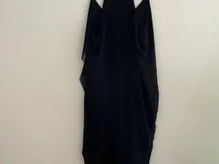 Sort H&M kjole str. 42 - ALDRIG BRUGT