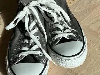 Converse sneakers 