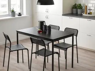 Ikea Spisebord + 4 stole