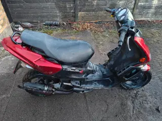 Peugeot Speedfight 2. Sælges i Dele