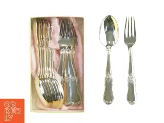 Sæt af skeer og gafler (str. 8 skeer. 20 cm. 8. gafler. 20 cm)