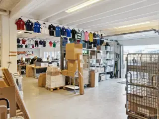 Lager / produktionslokaler med mulighed for større kontorarealer