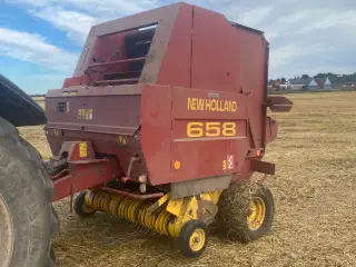 New Holland 658