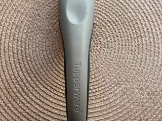 Nøddeknækker fra Tupperware 
