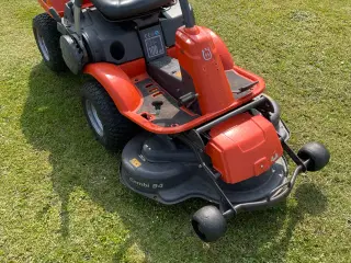 Husqvarna R16C AWD 4x4 Havetraktor
