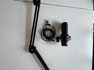 Hyperx quadcast s + røde mikrofon arm
