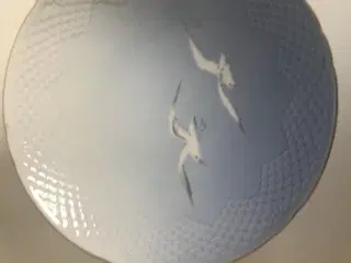 Mågestel med guldkant fad