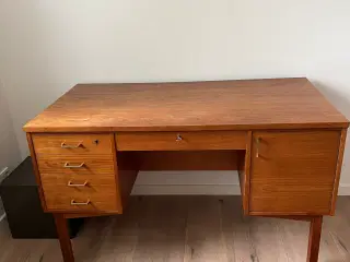 Egetræs skrivebord