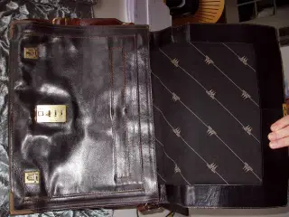 Dokumenttaske fra Three Bags