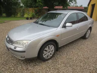 Ford Mondeo 2.0 i 5 D. Skal synes. 