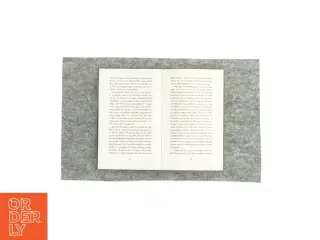 Besværgende kærlighed af Elena Ferrante (bog) paperback