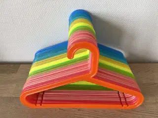 Bøjler til børnetøj - 2 kr./stk. 