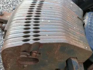 New Holland 880 kg frontklodser