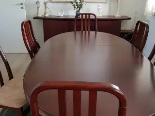 Mahogni spisebord, 6 stole og skænk. 