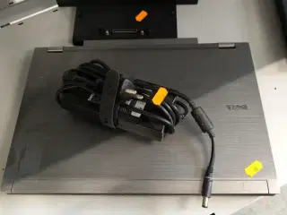 Bærbar PC DELL Lattitude e6510 med oplader og dockingstation
