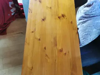 Massivt spisebord