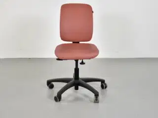 Savo eos2 kontorstol med rød/brun polster og sort stel