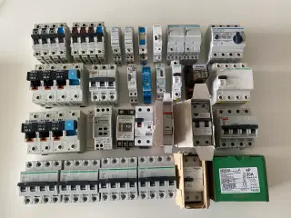 Schneider Automatsikring  og Kombiafb.