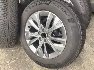 ALU-FÆLGE 17” m/Michelin pilot  215/65 VINTERDÆK 