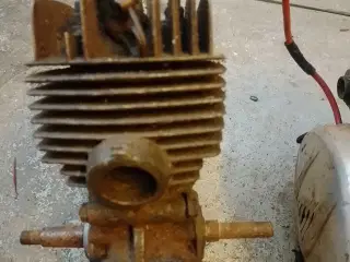 Peugeot knallert motorer