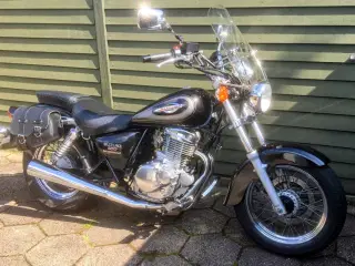 Suzuki GZ 250 Marauder