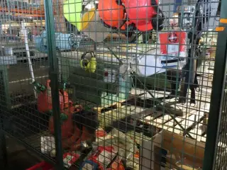 Sikringsbur med indhold