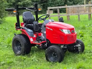 Næsten ny Branson 2505H traktor, 95 timer