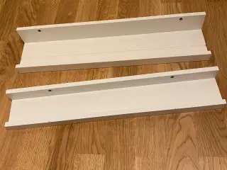 Hvide gallerihylder fra Ikea 