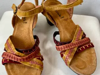 Think, sandaler, str 37