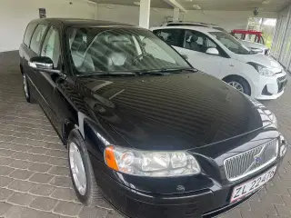 Volvo V70 2,4 140 Momentum aut.