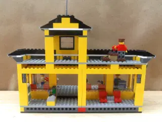 Lego City 7997, Train station