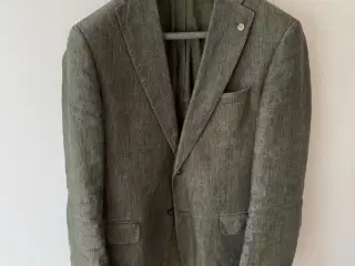 Flot blazer i hør til herrer. Mrk. Cavaliere.