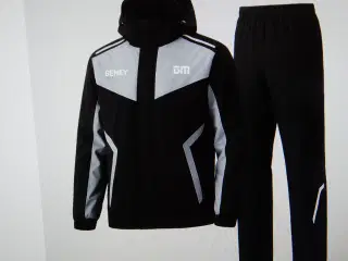 Nyt sæt Regntøj sælges