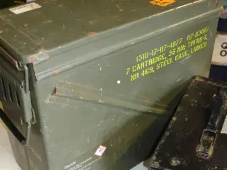 Militære effekter Hjelme m.m.