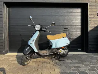 Piaggio Vespa LX50