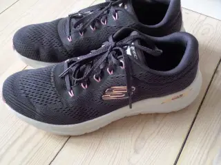 Skechers sneakers