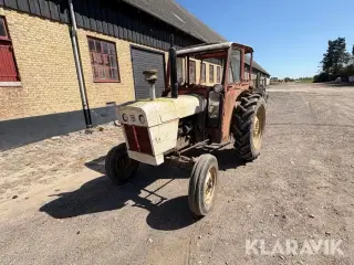 Traktor David Brown 880/A