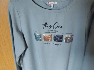 Ny Dame Sweater Lys Blå m Palietter 