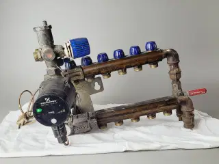 ⭐️· Wavin Gulvvarmeshunt 6 kredse og Grundfos Pump