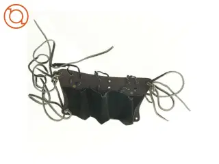 Udstyr til rollespil (str. 27 x 13 cm)