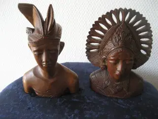 2 håndskårne eksotiske træfigurer