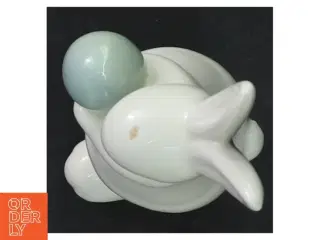 Porcelænsfigur af kanin med æg (str. 14 cm)