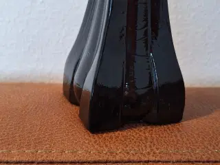 Sort glas vase