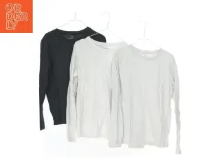 Langærmede bluser fra H&M (str. 152)