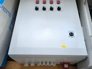 Elskab/styreskab