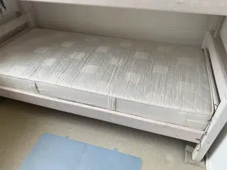 Flexa enkelt seng med springmadras 