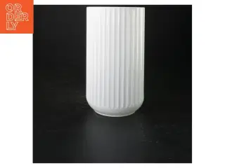 Hvid porcelænsvase fra Lyngby (str. 20 cm)