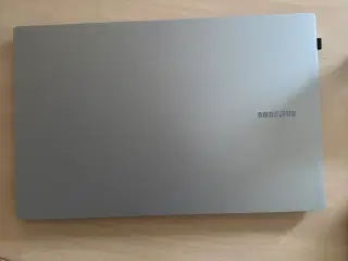 Samsung Galaxy book 4 i3-1315u/8/256/IPS 15,6” 