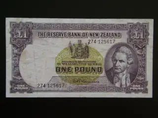 New Zealand  1 Pound  1967  P159d.