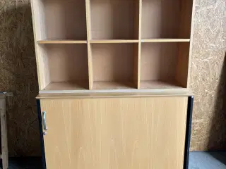 Skab med overskab, god kvalitet 